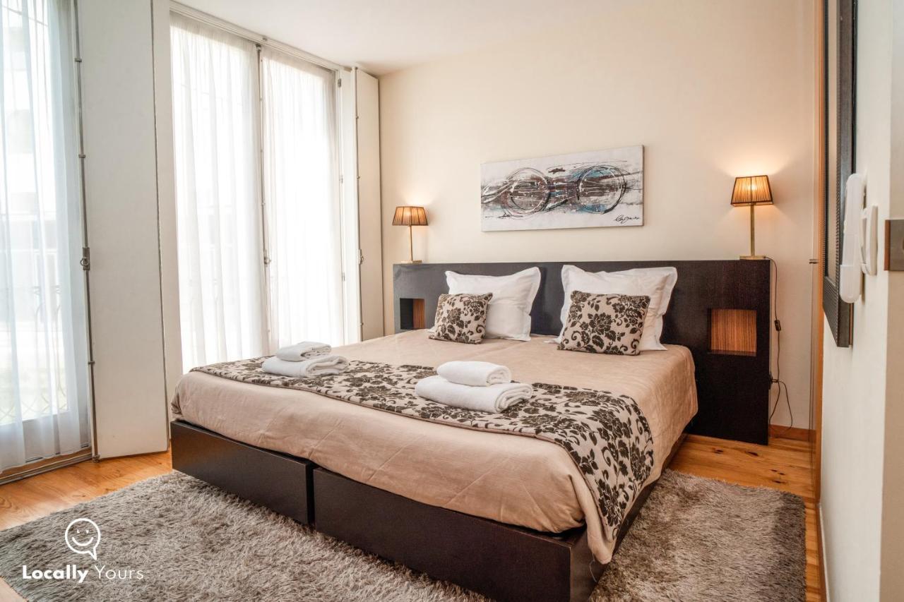 Locally Yours Sao Bento Apartment Porto